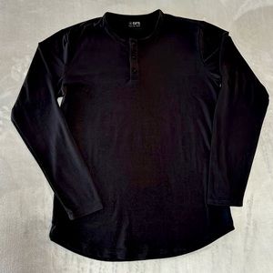 Cuts Clothing - AO Long Sleeve Henley Curve-Hem